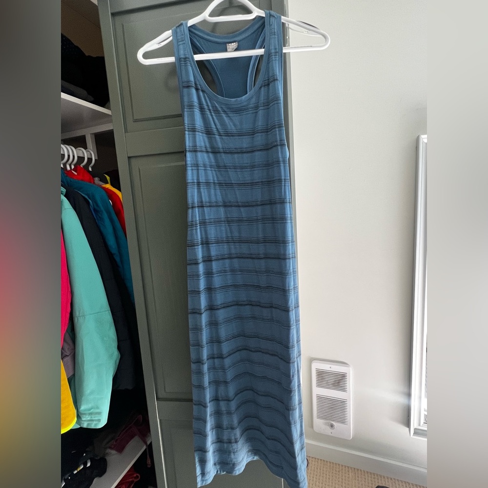 Icebreaker long dress open on one side